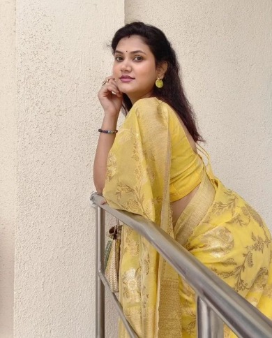 Mumbai (Shivani) call girls service available in royal girls