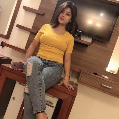 Noida 100% genuine call girl with safe and secure