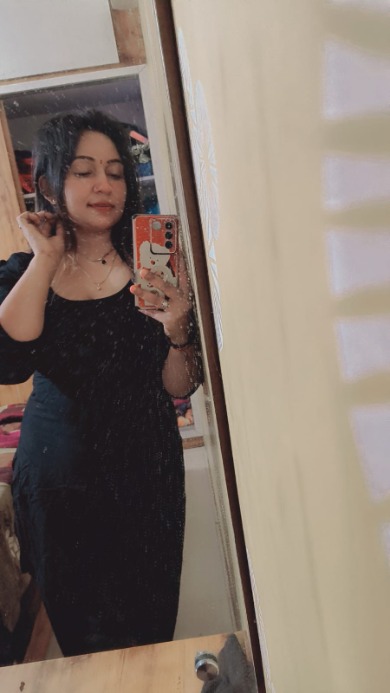 low rate safe and secure high profile call girl available photo 3