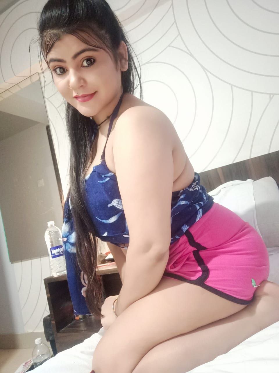 LOW PRICE 💃🏻 HIGH PROFILE STAFF AVAILABLE ✅ANYTIME HOTEL ANDhirl vip photo 2