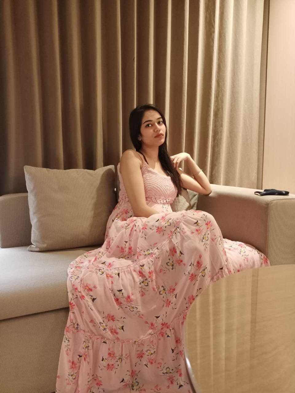 Jamui high profile VIP call girl available full safe and secure photo 2