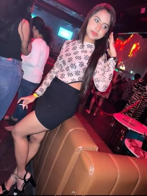 NO ADVANCE CALL GIRLS IN COLABA Marine drive Grand Road photo 2