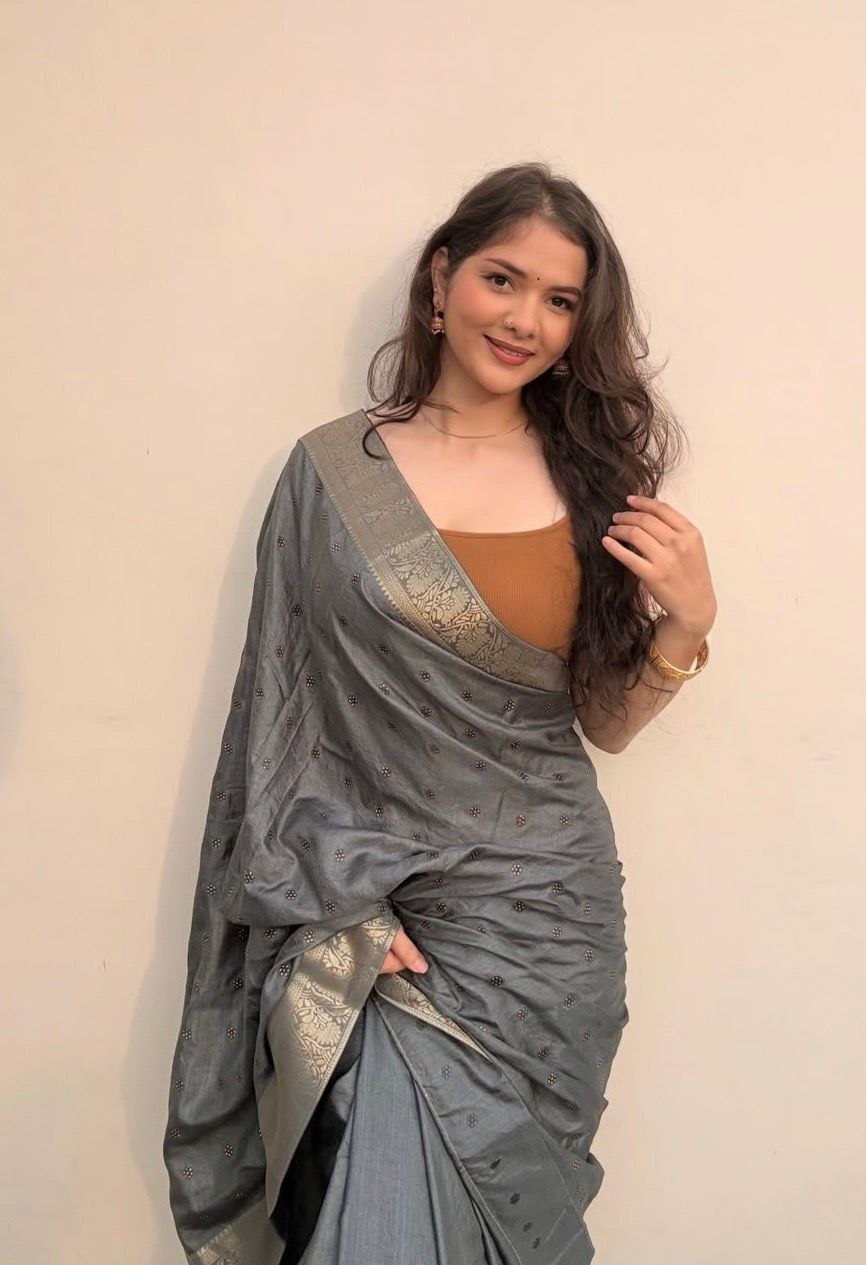 JUNAGADH HIGH PROFILE COLLAGE GIRL HOUSE WIFE AVAILABLE FOR CALL GIRL. in Junagadh