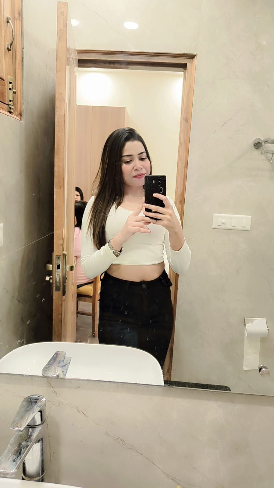 LOW PRICE HIGH PROFILE TRUST SERVICE CASH PAYMENT HOTEL Y HOME CHEMBUR photo 4
