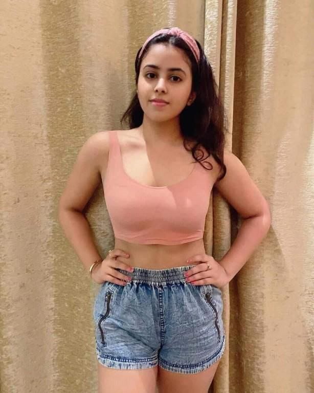 DELHI 2000 UNLIMITED SHOT VIP COLLEGE GIRLS AUNTY AVAILABLE photo 5