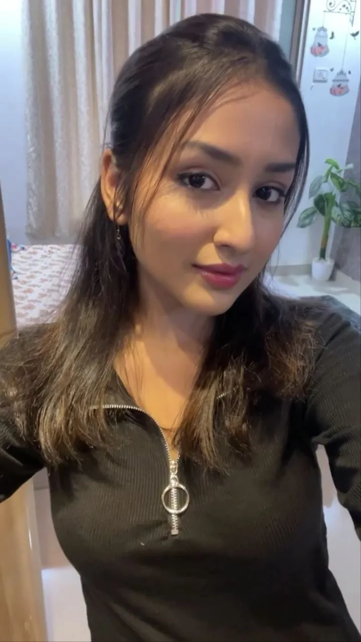 Hand to hand payment full coppertive college girls available anytime  photo 2