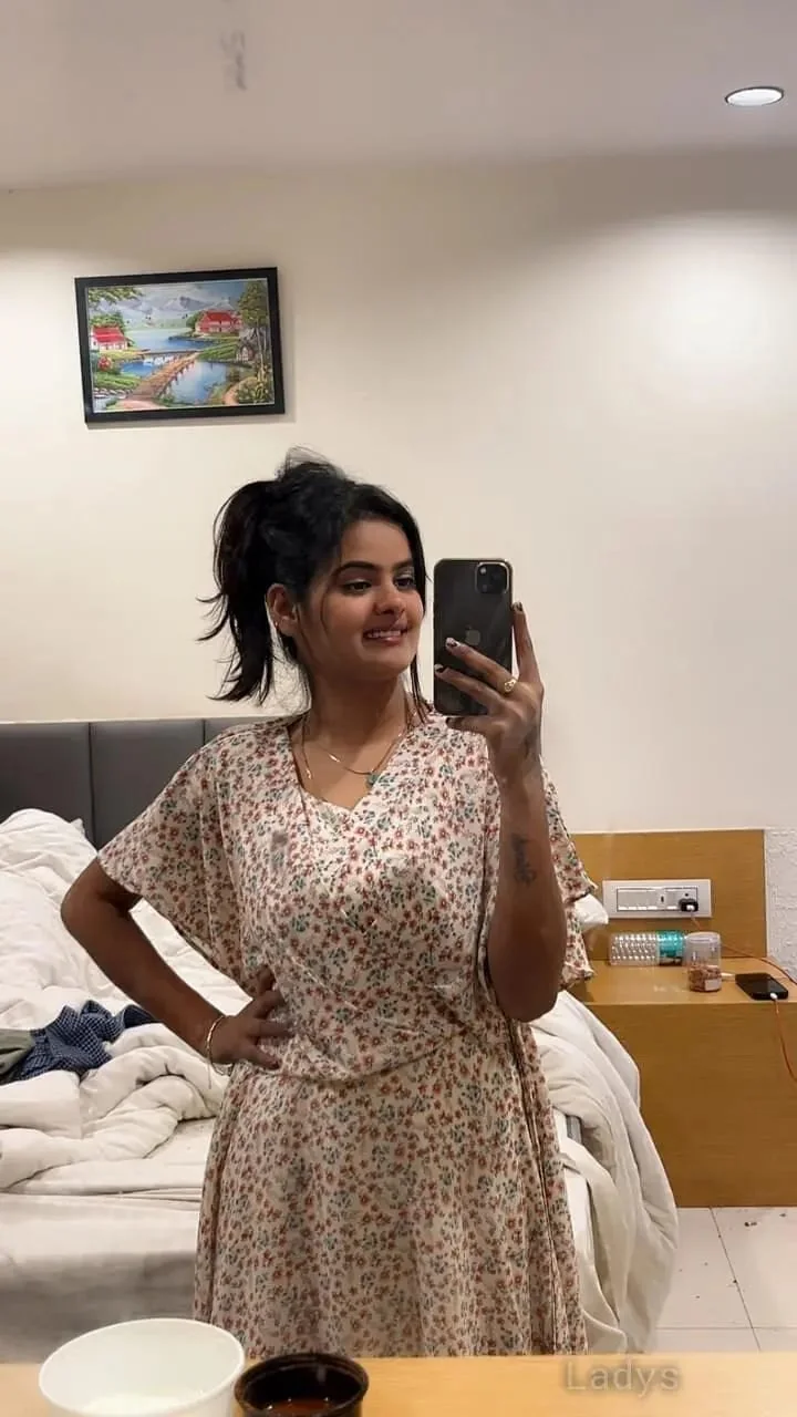 Ahmednagar VIP call girls bhabhi aunty college girls available  photo 2