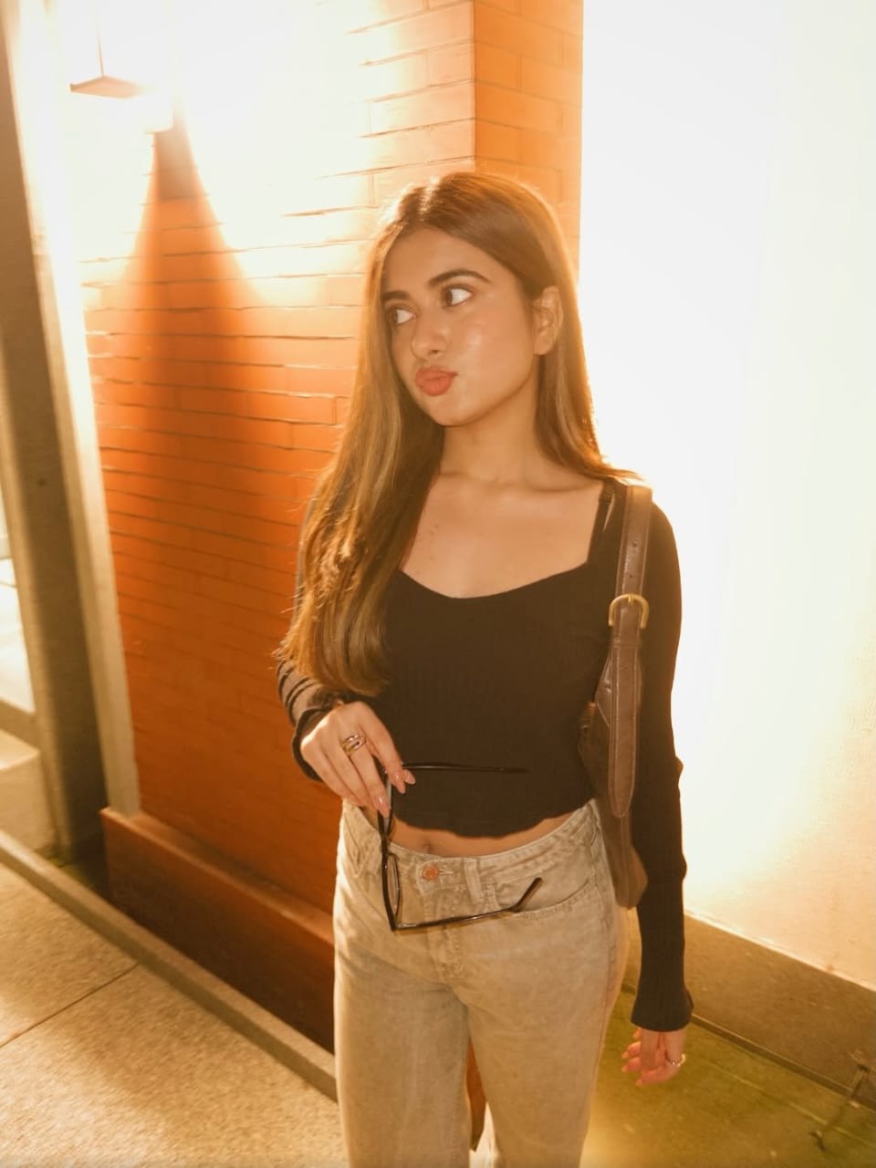 2000 unlimited shot door step genuine high profile VIP college girl av photo 4