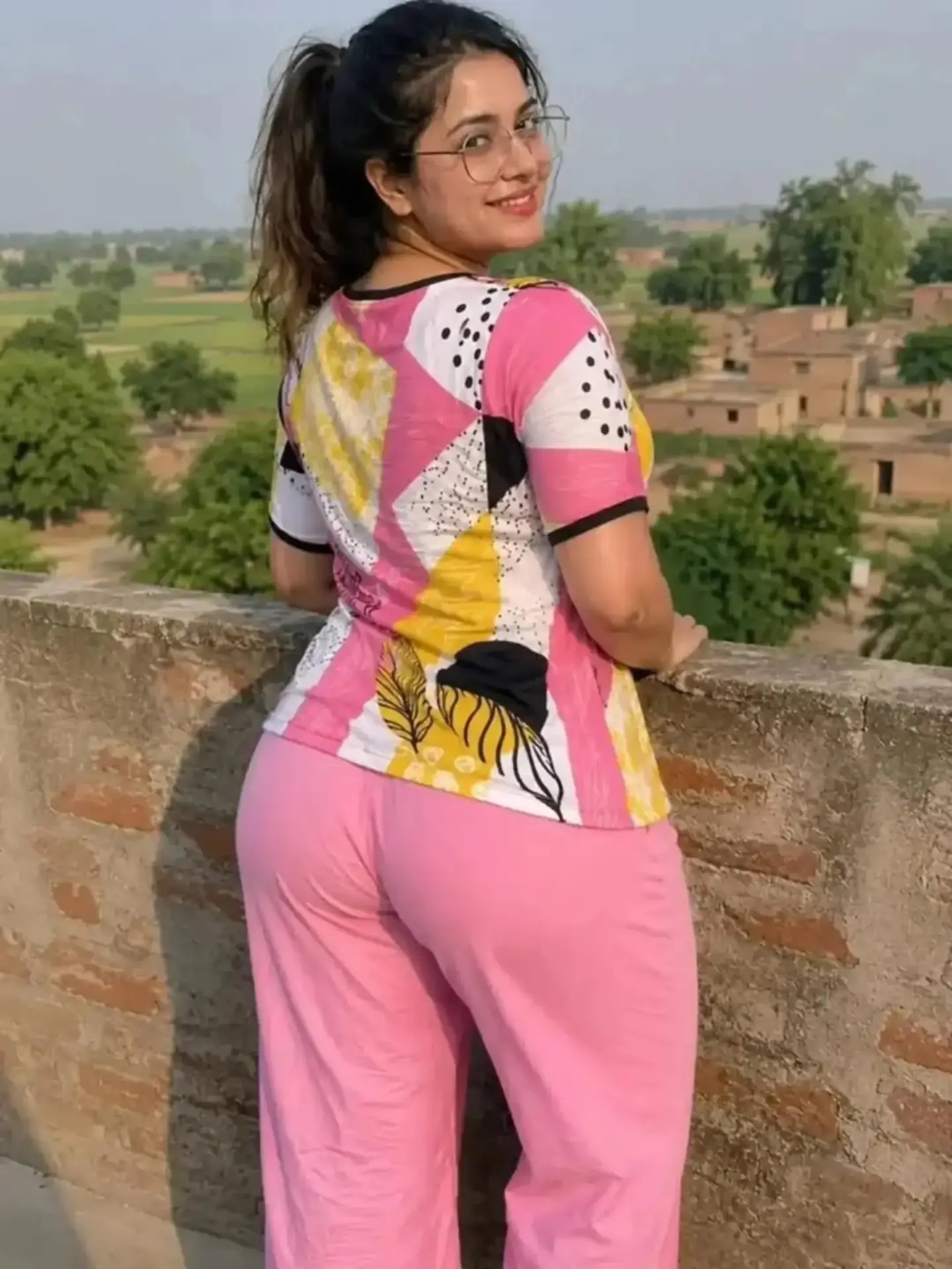 MUMBAI BEST GOOD QUALITY EDUCATED SATISFACTION GIRL AFFORDABLE COST ES