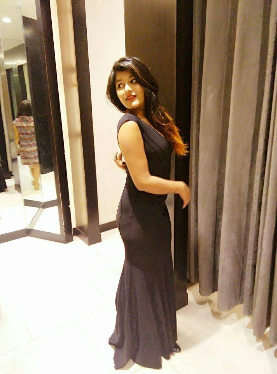 Dwarka Low price 100% VIP genuine call girl service photo 2